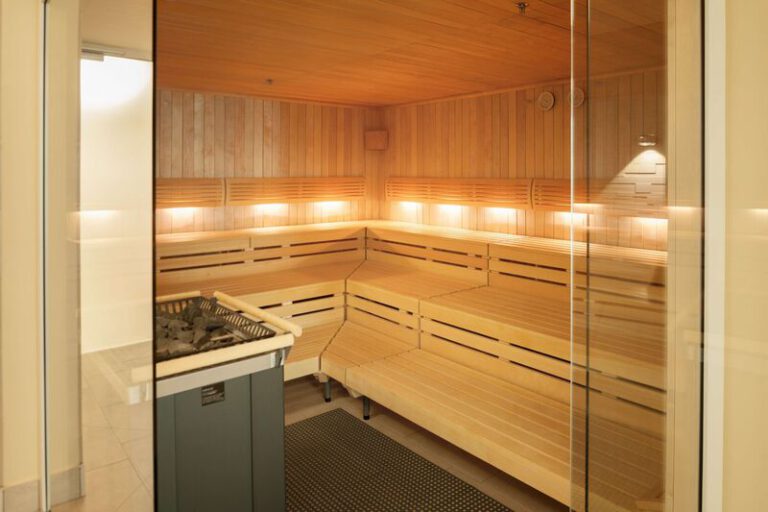 Hochwertige Holzsauna für erholsame Auszeiten