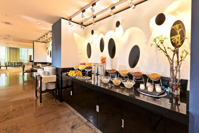 Reichhaltiges Frühstücksbuffet für Genießer
