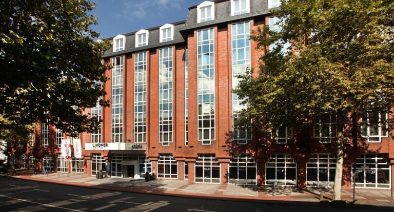 Lindner Hotel Cologne City Plaza – Zentrale Lage und moderne Architektur in Köln